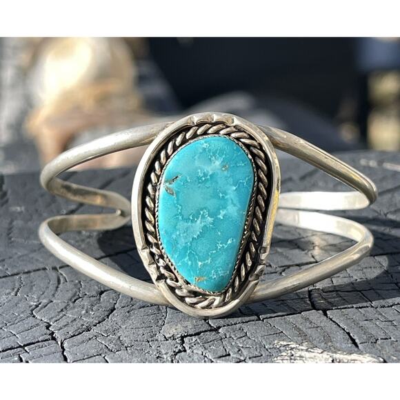 Vintage Native American Navajo Sterling Whitewater Turquoise Cuff Bracelet - Picture 1 of 14